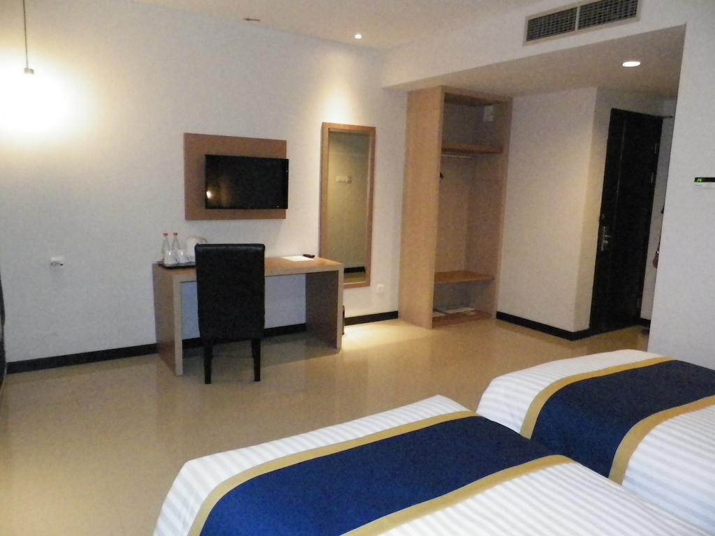 D'Best Hotel Pasar Baru בנדונג מראה חיצוני תמונה